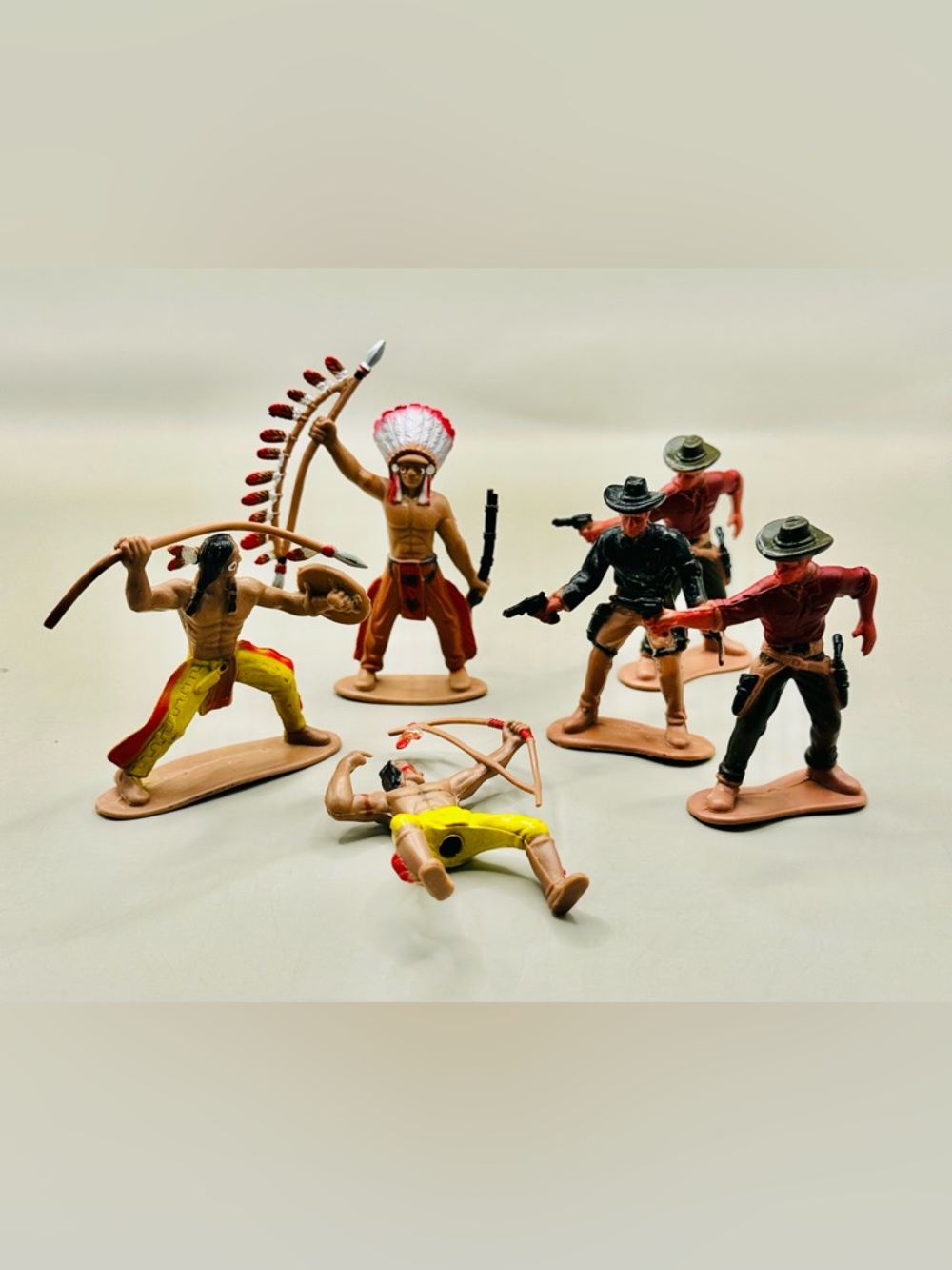 Vintage Cowboys & Indian Plastic Toy Figures Lot, 2-3” Unbranded